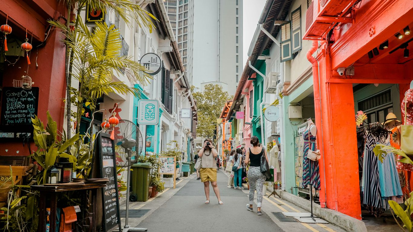 Clan Associations in Singapore: How Migrants Built New Communities