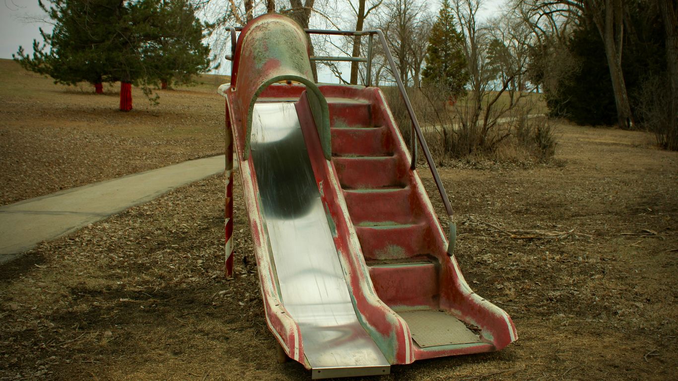 Dragon Playgrounds and Pelican Slides: Growing Up in Old Singapore